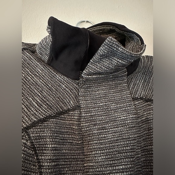 Lululemon jacket/ sweater grey WITH POCKETS/ SIZE 8 - Picture 1 of 7